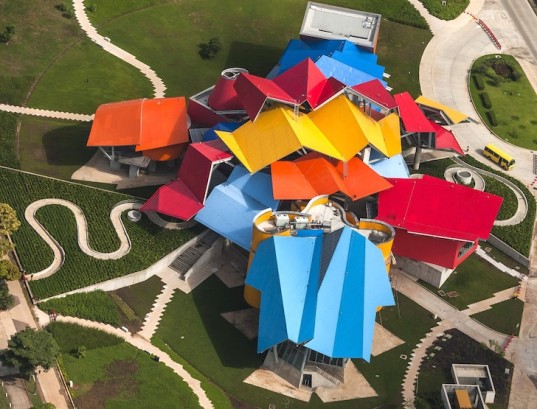 El Biomuseo abre sus puertas al p˙blico el 2 de octubre de 2014.
