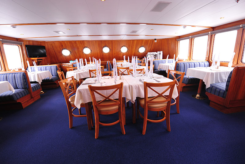 コラル号　ガラパゴスクルーズ