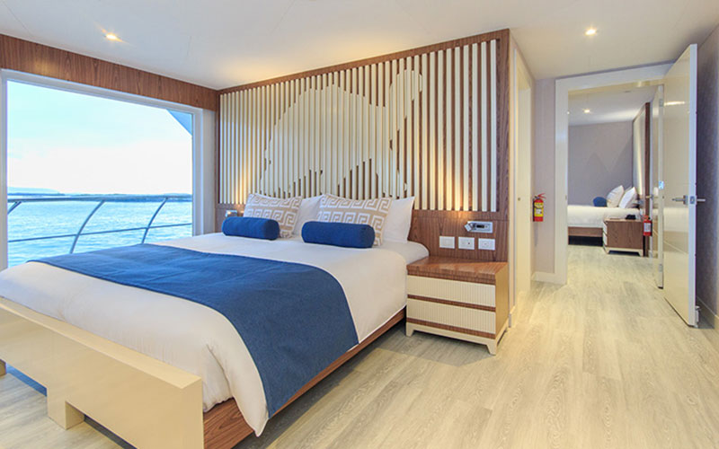 エリート号　ガラパゴスクルーズ