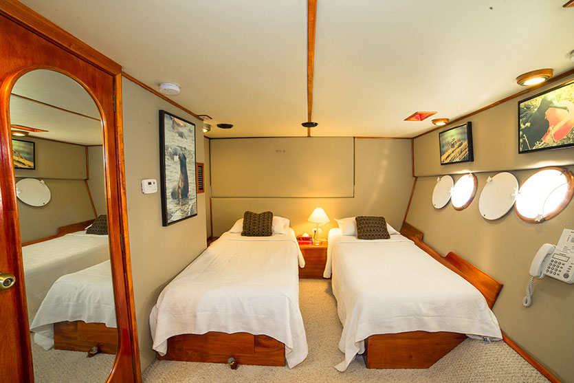 DSC_3704 レイナシルビア号 ガラパゴスクルーズ